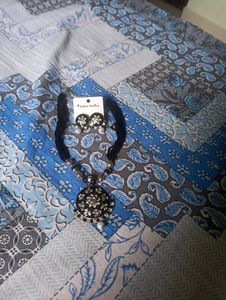 Necklace &amp; Earring Set