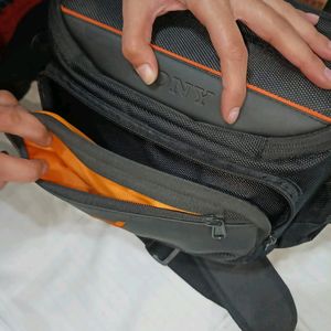 SONY LC-SC5 DSLR/SLR Camera Bag (Black and Orange