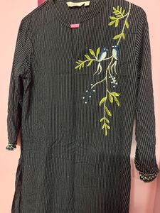 Black Kurti