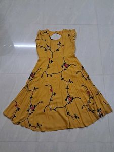 Floral Embroidered Yellow Dress🌻💖