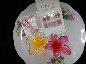 Nail Set &amp; Bracelet And Clutchers