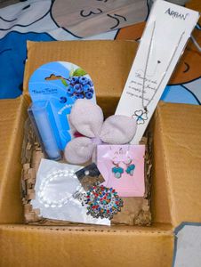 Jewelry &amp; Beauty Hamper✨