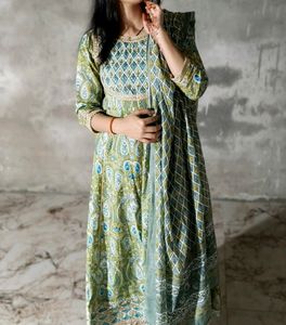 Beutiful Kurta Set With Dupatta Cotton Febric