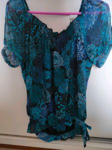 Floral Print Top (also wear as off shoulder)