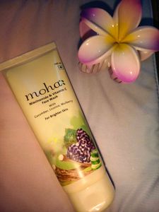 moha: Niacinamide &amp; Vitamin C Face Wash