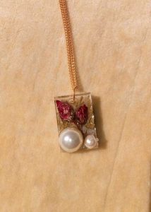 Pearl &amp; Dried Floral Resin Pendant