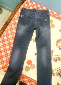 Monday Jeans - Distressed Dark Wash