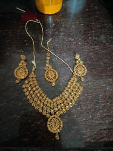 Elegant Gold-Tone Indian Jewelry Set