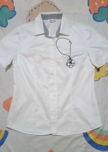 White Short Sleeve Shirt fitting