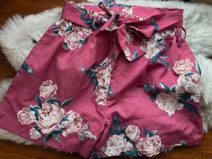 Floral Print Tie-Waist Shorts