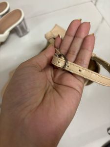 Beige Heels Buckle One