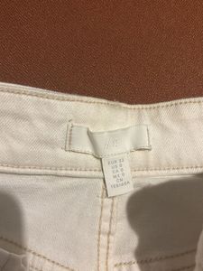 H&amp;M White Slim Straight Fit Jeans Xs