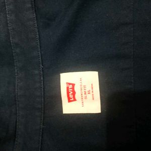 Levi&#39;s Dark Blue Button-Down