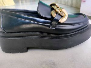 H&amp;M Black Chain Loafers
