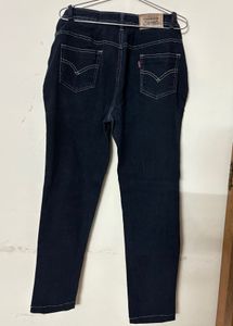 Levi&#39;s Dark Wash Jeans