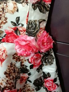 Elegant Floral Partywear Gown 🧡