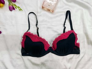 🇳🇿💫💗Elegant Black &amp; Red Lace Bra
