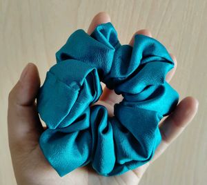 CUTE BLUE SCRUNCHIES ❤️