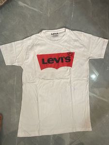 Levi's White Graphic Tee