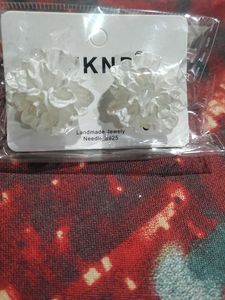 WKND Floral Stud Earrings - White
