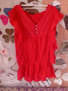 Notations l Red Sleeveless Top