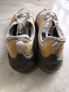 Nike Air Max Axis Shoes