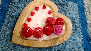 New Trending Wooden Heart Tray Candle