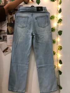 Straight Leg Knee Cut Jeans.