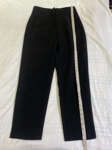Zara High rise Black Momfit Pant Waist 30