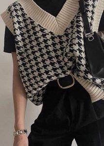 Urbanic Houndstooth Knit Vest