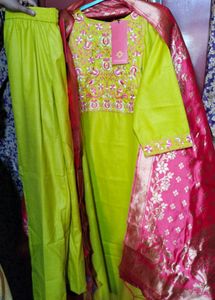 Vishudh Kurti Pant Dupatta Set