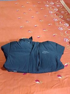 combo set of blankets and puffer jackets