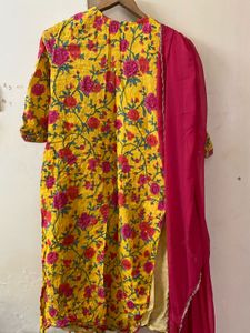 SVRNAA Floral Kurta Set