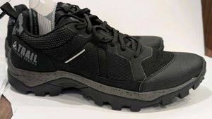 Black Trekking Shoes size 8 🔥