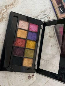 imagic eye shadow  delanci lip pallete