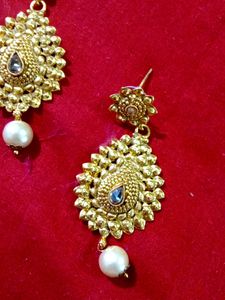 Set Of 2 Earings And Mangtika 😘