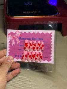 Nayraa Nailss Press-On Nails