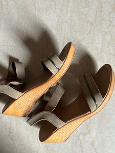 Bata Sandal