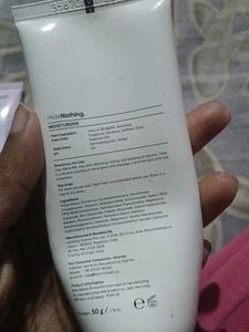 face moisturiser minimalist
