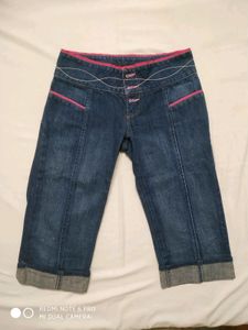 Brand New 3/4th Jeans 28 Waist