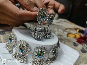 Black Metal Nacklace With Jhumki