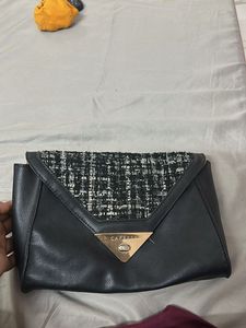 Caprese Sling Bag