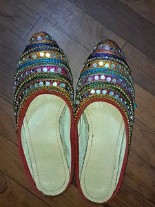 Ethnic Embellished Jutti
