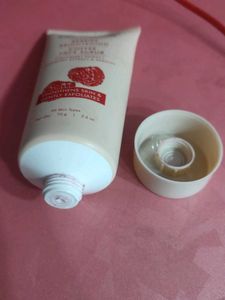 mCaffeine Berries Brightening Coffee Scrub