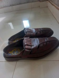 VKC Pride brown leather sandals for men. Durable s