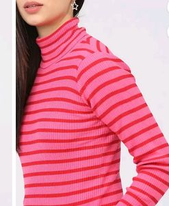 Stripped High Neck Women&#39;s Top