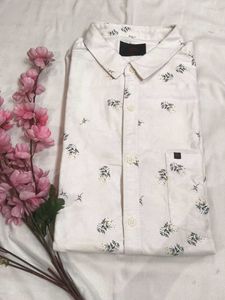 white Floral Print Shirt💪