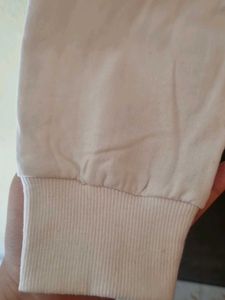 Comfy White hooded sweatshirt really soft quality