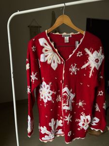 CLASSICS RED SNOWFLAKES PEARL DESIGN CARDIGAN