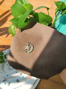 Assorted Pendent Lot